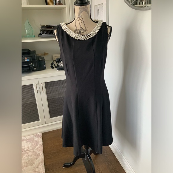 KARL LAGERFELD PARIS Pearl Neckline Black Sleeveless Dress Size 10 BRAND NEW - Picture 8 of 12